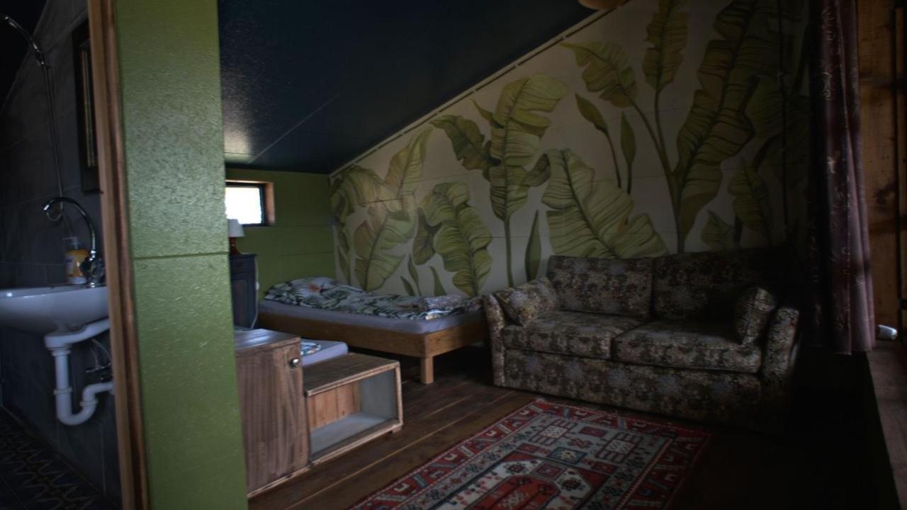 Sargarigo Elmenyhaz Appartement Szeged Buitenkant foto